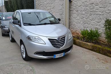 Lancia Ypsilon 0.9 TwinAir 85 CV 5 porte Metano Ec