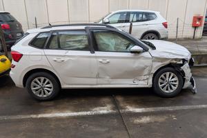 Skoda kamiq 1.0 2025 km 6000 per commerciante