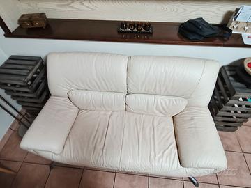 divano 2 posti in pelle