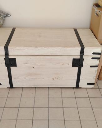 Cassapanca in legno