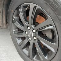 cerchi in lega 18 Range Rover Evoque gomme neri