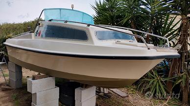 barca semicabinata 5mtr