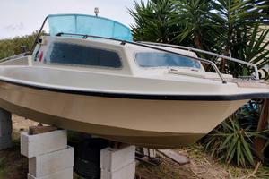 barca semicabinata 5mtr