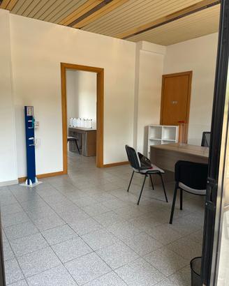 Locale commerciale- ideale per ufficio