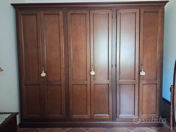 Armadio classico, sei ante in legno tinta noce