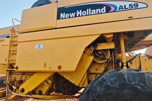 Mietitrebbia New Holland AL 59 Collina plus