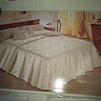 Trapunta matrimoniale ,piano letto e 2 cuscini