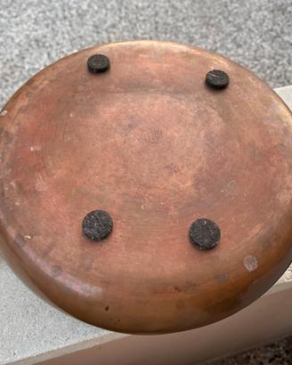 Pentola in rame e manici in ottone
