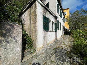 CASA SEMINDIPENDENTE A LAVAGNA