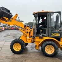 P137 Pala gommata JCB 407 B