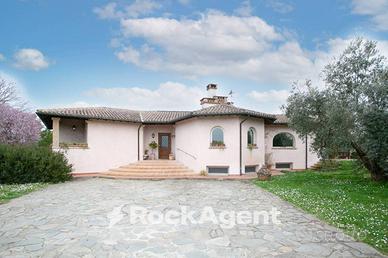 ELEGANTE VILLA UNIFAMILIARE