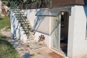 Stanza dependance con bagno ingresso indipendente