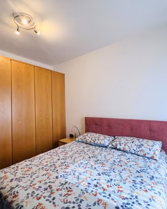 Armadio a 4 ante in legno