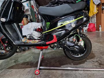 Piaggio zip pista 