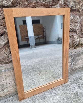 Specchio nuovo con cornice di legno