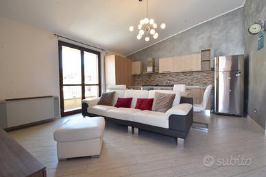 Porzione di Bifamiliare con Cortile e Garage