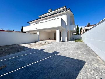 Villa di 150 m² con 4 locali a Roma