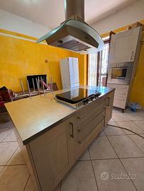 Cucina Berloni con isola Centrale