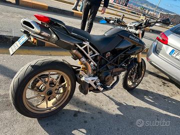 Ducati Hypermotard 1100S - full carbon