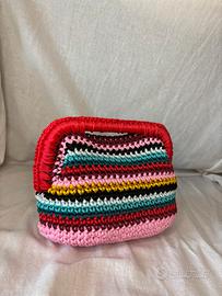Borsa clutch multicolor fatta all’uncinetto