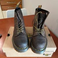 Dr. MARTENS air wair