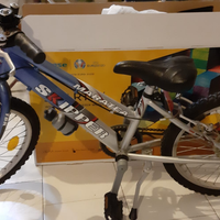 Bicicletta bambino/a modello mountain bike