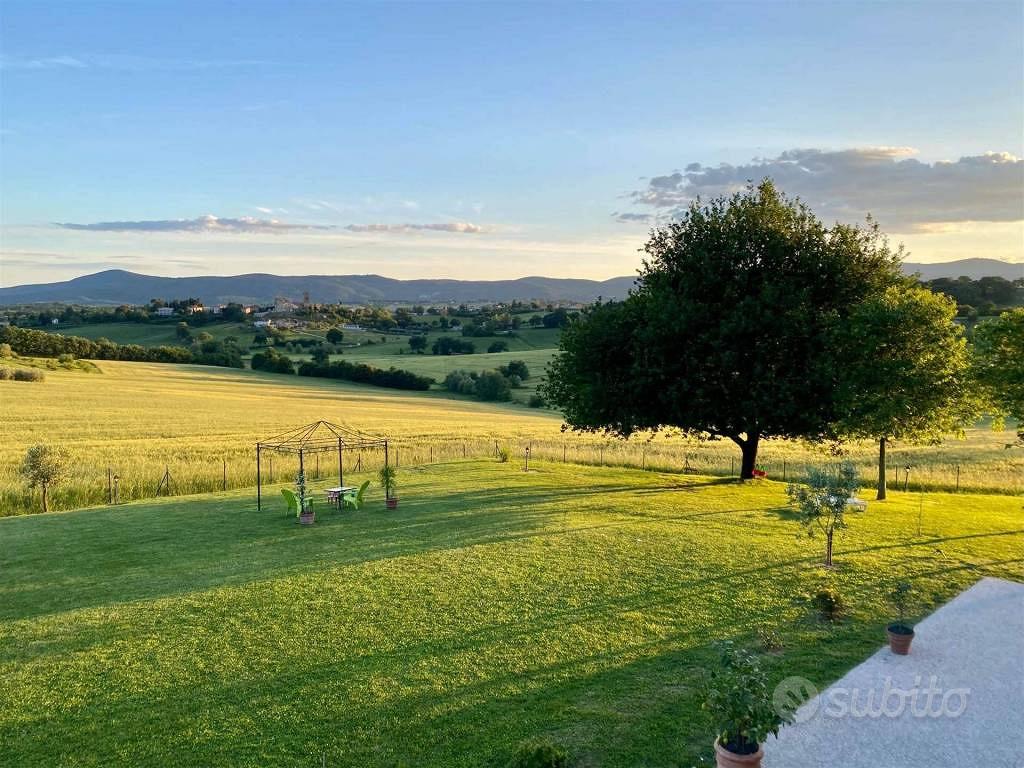 Rustico / Casale di 356 m² con più di 5 locali a M - Vista 3