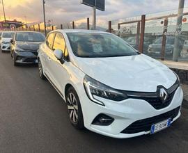 Renault Clio 1.6 E-Tech hybrid Initiale Paris