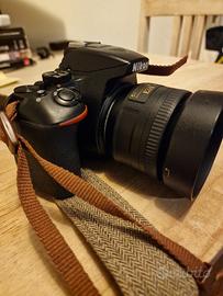 Nikon D3500 + obiettivo Nikkor 35mm f/1.8G
