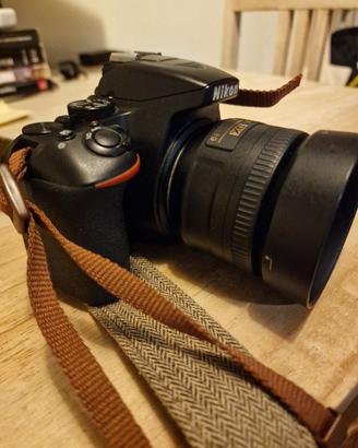 Nikon D3500 + obiettivo Nikkor 35mm f/1.8G
