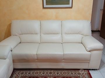 2 divani da 3 posti in pelle