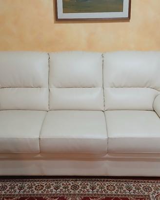 2 divani da 3 posti in pelle