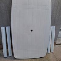 Tavolo da esterno in plastica 