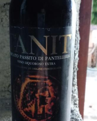 Bottiglie vino datate