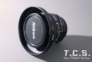 Nikon AF Nikkor 20mm f/2.8D 