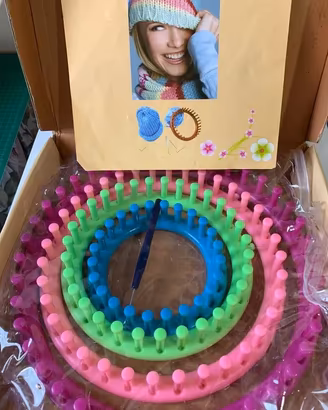 Set 4 telai circolari per maglia con uncino