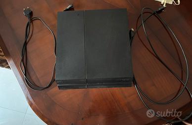 PlayStation 4 FAT 500GB + 3 controller + 4 giochi