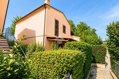 CASA SEMINDIPENDENTE A SIROLO