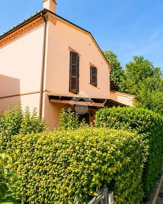 CASA SEMINDIPENDENTE A SIROLO