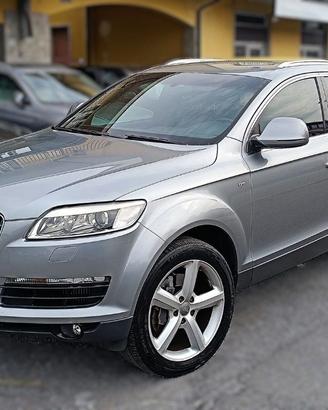 AUDI Q7 3.0 V6 TDI 240Cv *7POSTI* quattro Tiptro