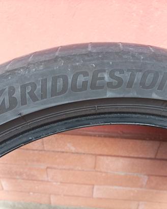 Bridgestone 225/40 R18 92Y estive