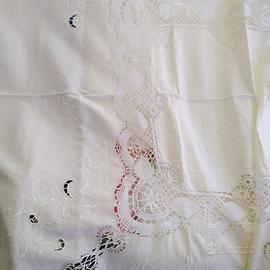 Tovaglia lino ricamata