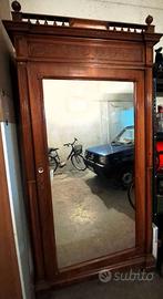 armadio antico in legno massello