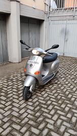 vespa 125 ET4