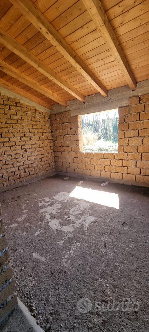 terreno agricolo con rustico - Altro