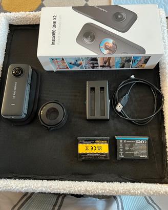 Insta 360 x 2 con 3 batterie