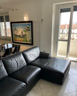 Divano angolare nero pelle marca Chateau dax