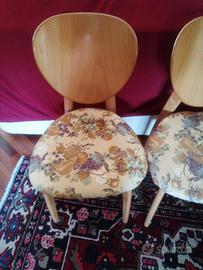 Coppia sedie vintage in legno con seduta imbottita
