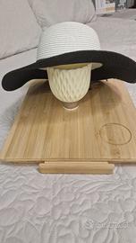 Cappello donna bicolore bianco e nero con fiore –