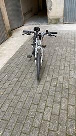 Bicicletta età 6/9 anni